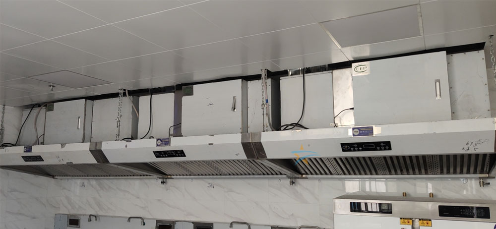 見(jiàn)炬科技員工食堂廚房工程油煙凈化器 見(jiàn)炬科技員工食堂廚房工程油煙凈化器
