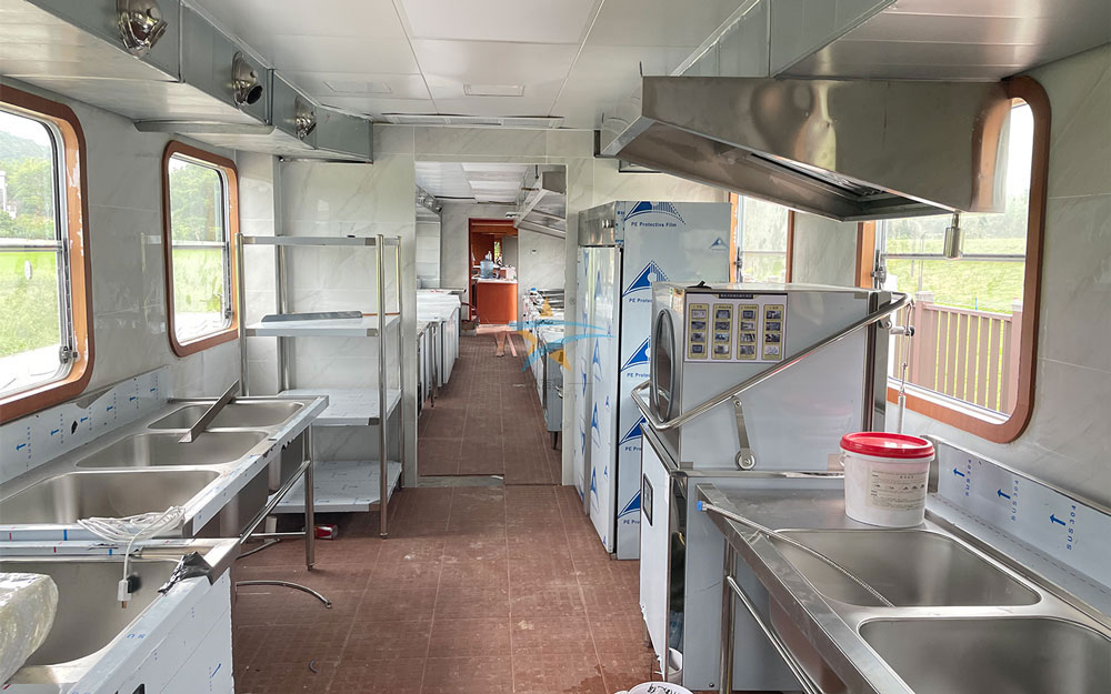 火車主題餐廳廚房工程洗消區(qū)施工現(xiàn)場